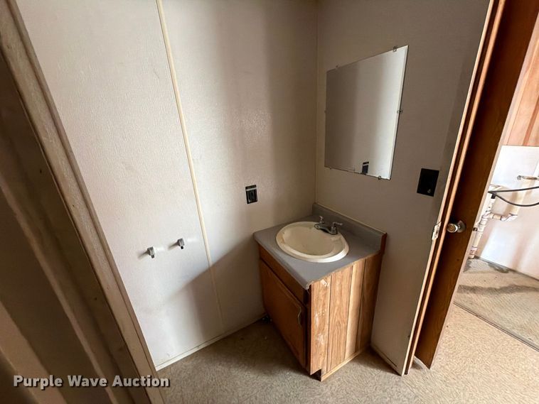 image for item ED5247 Skid mounted living quarters