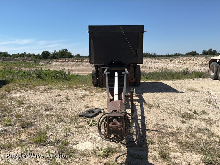 image for item ED5292 2005 Davis end dump pup trailer