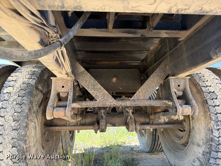 image for item ED5292 2005 Davis end dump pup trailer