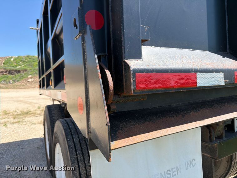 image for item ED5292 2005 Davis end dump pup trailer