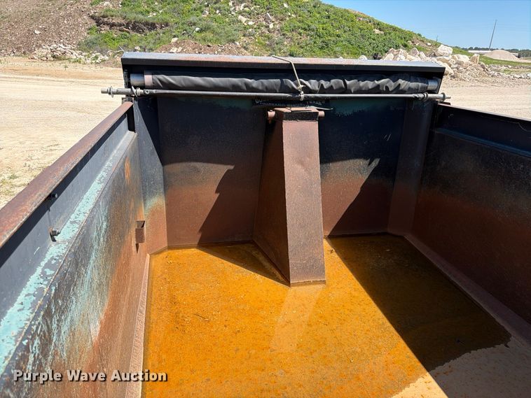 image for item ED5292 2005 Davis end dump pup trailer