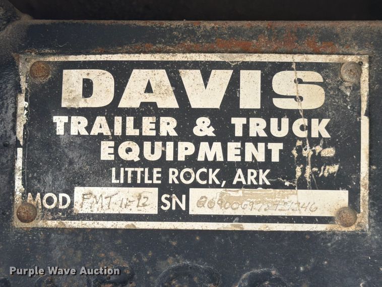 image for item ED5292 2005 Davis end dump pup trailer