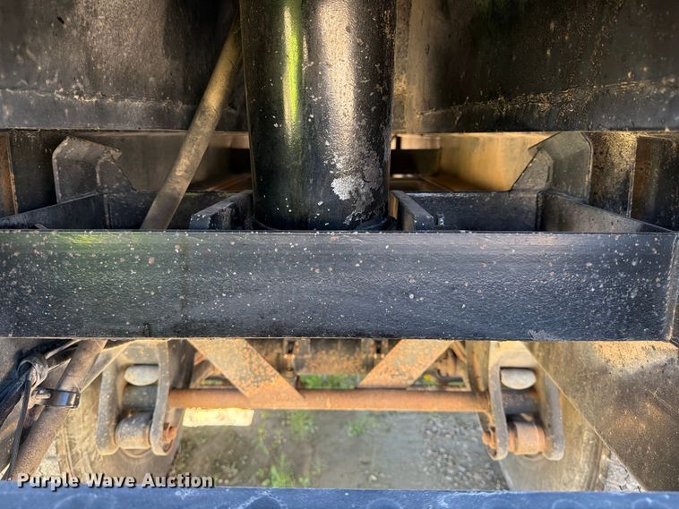 image for item ED5293 2005 Davis end dump pup trailer