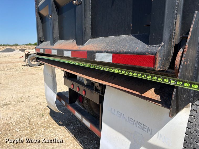 image for item ED5293 2005 Davis end dump pup trailer