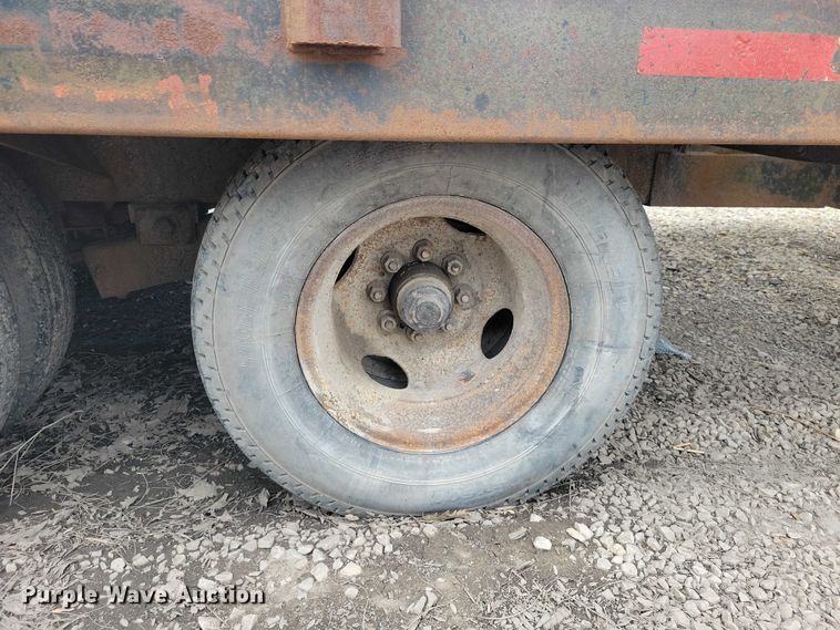 image for item EE0929 1989 Felling FT-20 equipment trailer