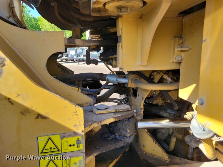 image for item EE1007 2006 Caterpillar 966H wheel loader