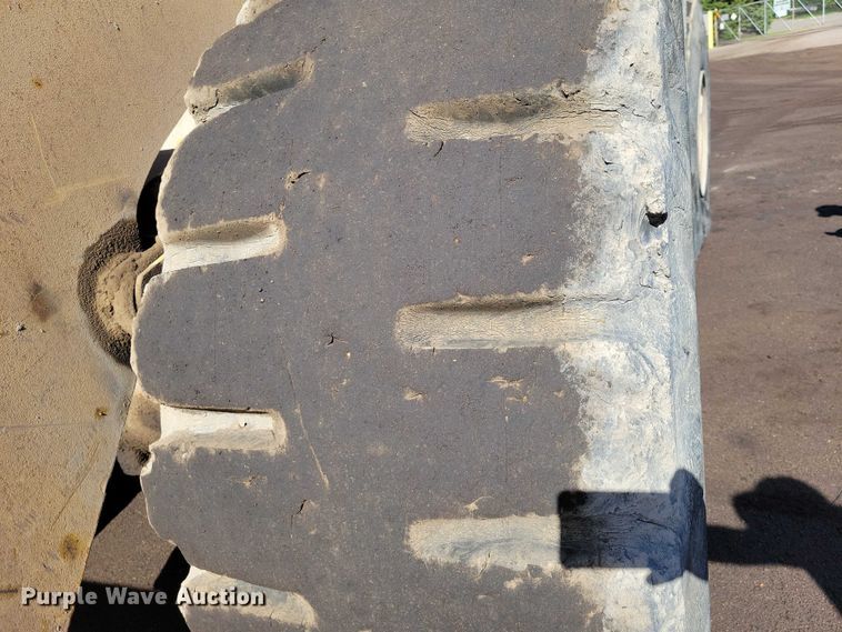 image for item EE1007 2006 Caterpillar 966H wheel loader