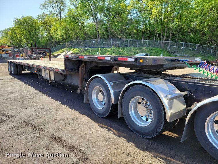 image for item EE1008 2000 Wabash drop deck equipment trailer