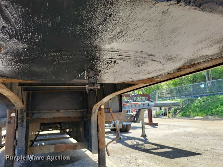 image for item EE1008 2000 Wabash drop deck equipment trailer