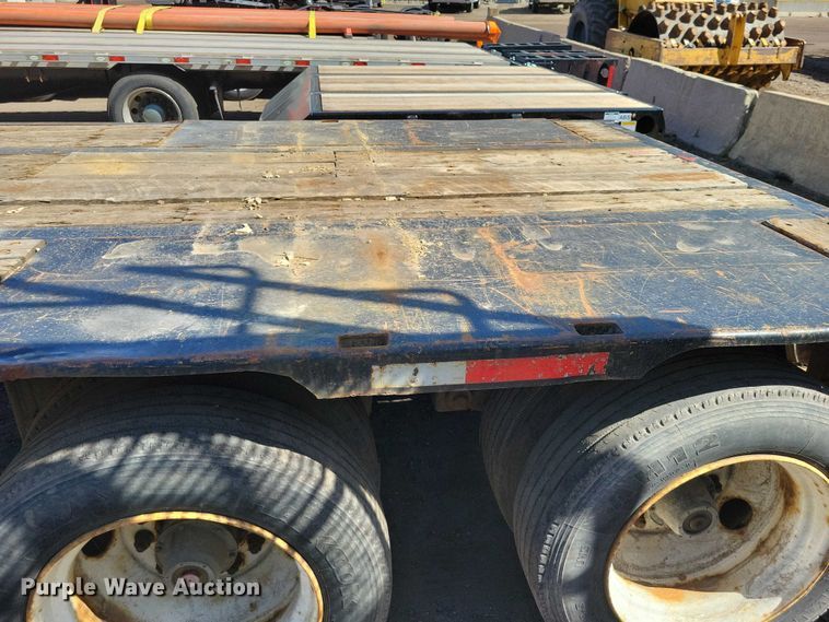 image for item EE1008 2000 Wabash drop deck equipment trailer
