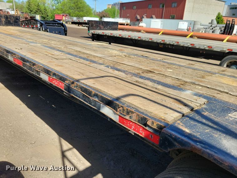 image for item EE1008 2000 Wabash drop deck equipment trailer
