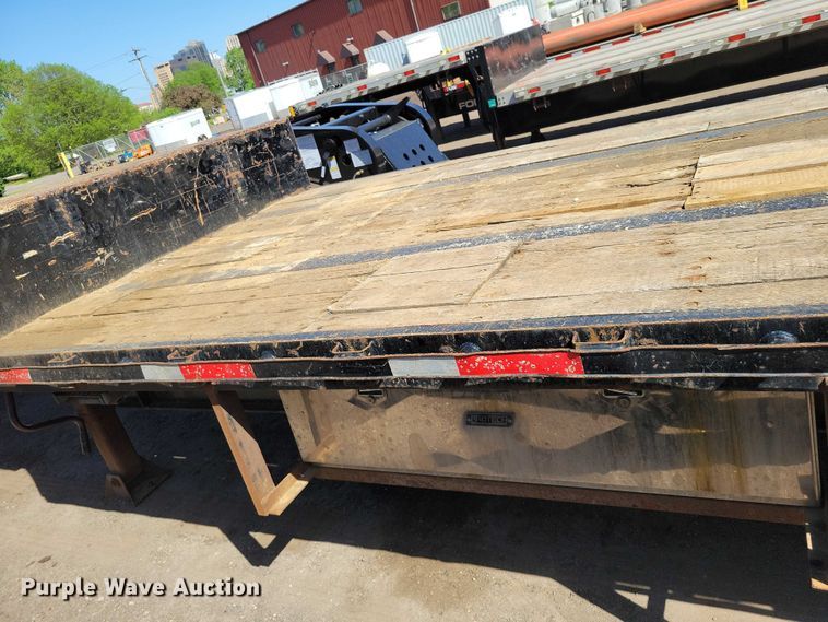 image for item EE1008 2000 Wabash drop deck equipment trailer