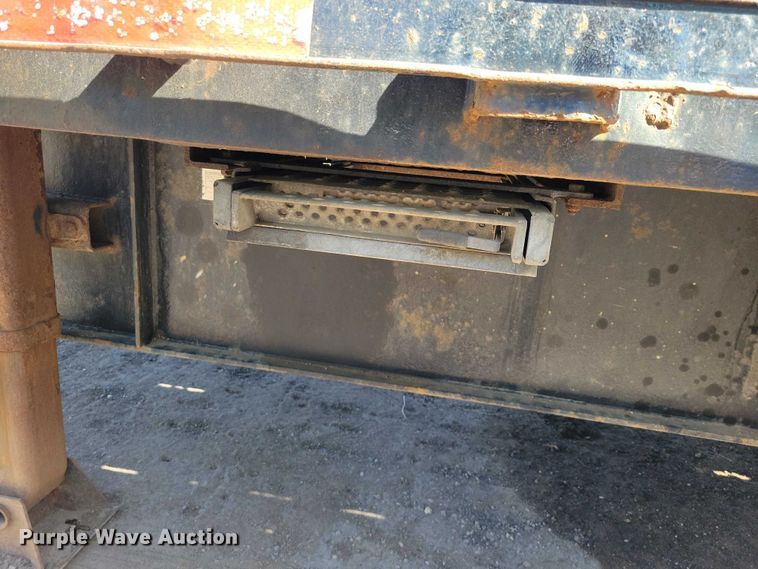 image for item EE1008 2000 Wabash drop deck equipment trailer