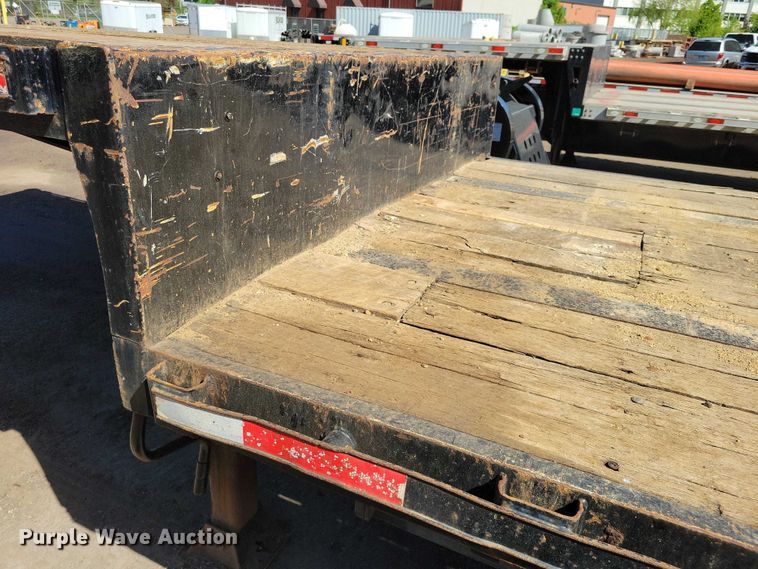 image for item EE1008 2000 Wabash drop deck equipment trailer