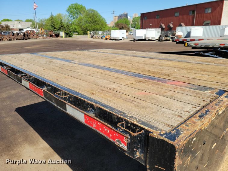image for item EE1008 2000 Wabash drop deck equipment trailer