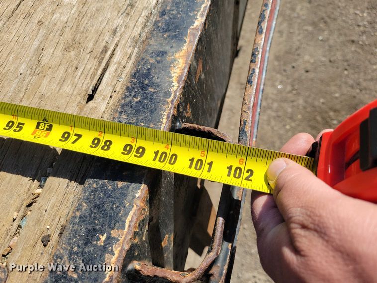 image for item EE1008 2000 Wabash drop deck equipment trailer