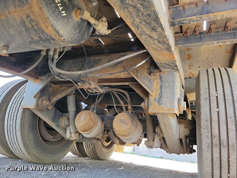 image for item EE1008 2000 Wabash drop deck equipment trailer