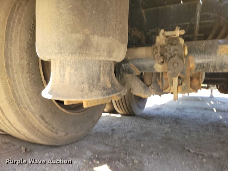 image for item EE1008 2000 Wabash drop deck equipment trailer