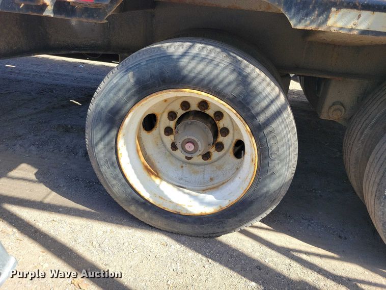 image for item EE1008 2000 Wabash drop deck equipment trailer