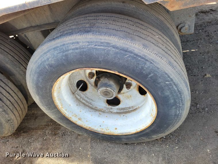 image for item EE1008 2000 Wabash drop deck equipment trailer