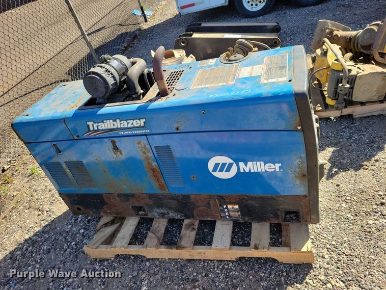 image for item EE1009 Miller Trailblazer 302 Air Pak welder/generator