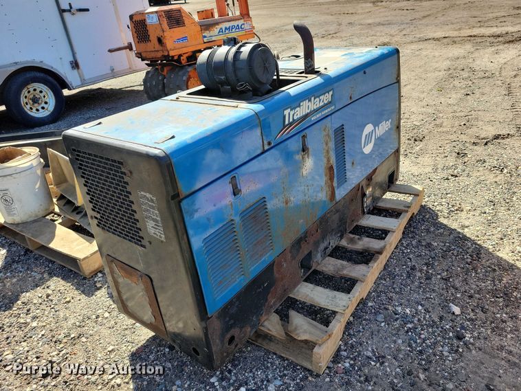 image for item EE1009 Miller Trailblazer 302 Air Pak welder/generator