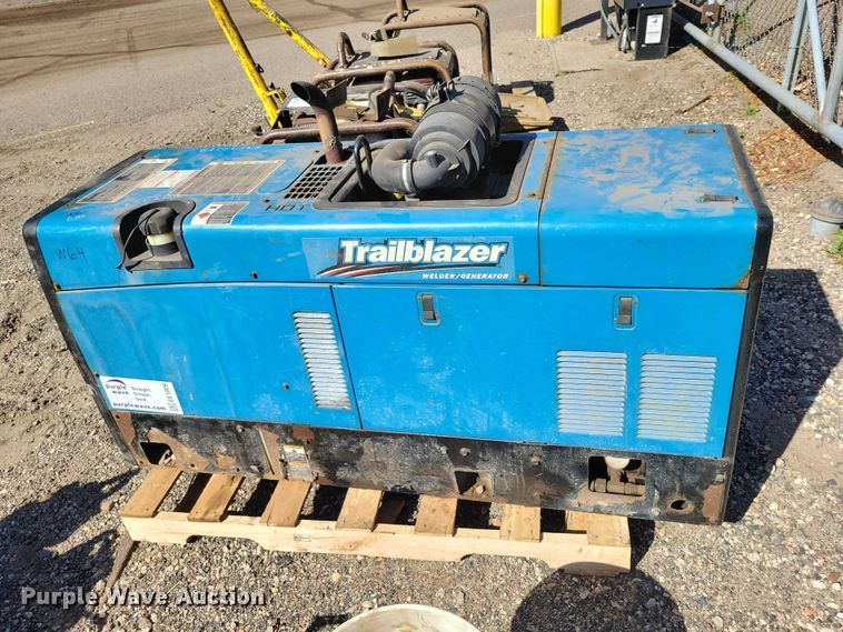 image for item EE1009 Miller Trailblazer 302 Air Pak welder/generator