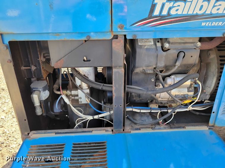 image for item EE1009 Miller Trailblazer 302 Air Pak welder/generator
