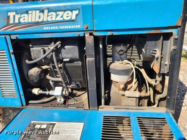 image for item EE1009 Miller Trailblazer 302 Air Pak welder/generator
