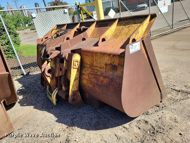 image for item EE1011 Balderson wheel loader bucket