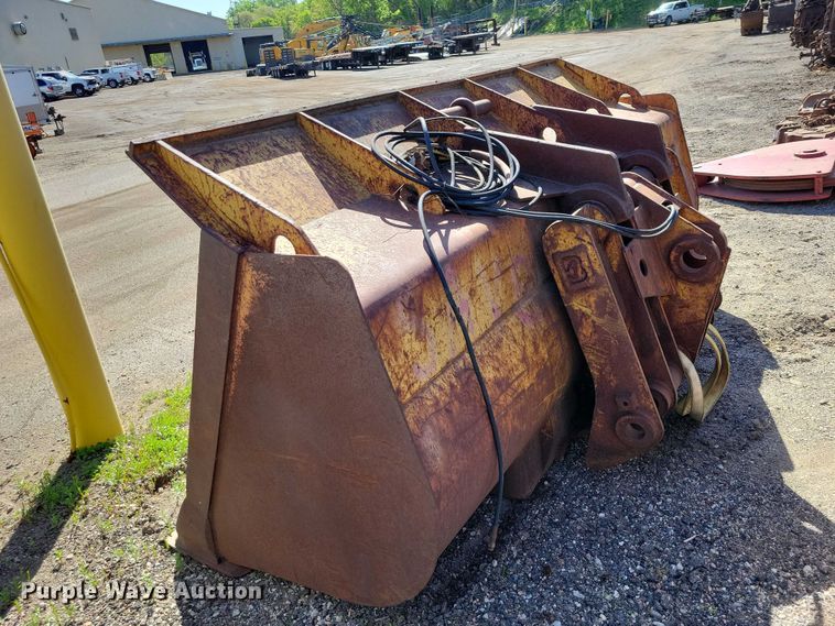 image for item EE1011 Balderson wheel loader bucket