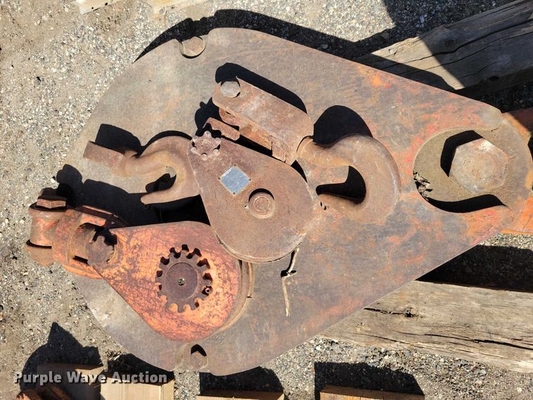 image for item EE1016 Crane attachments 
