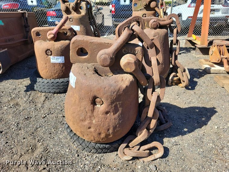 image for item EE1017 Wrecking ball