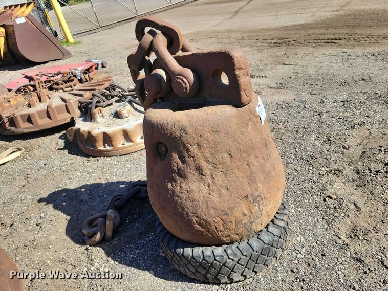 image for item EE1017 Wrecking ball