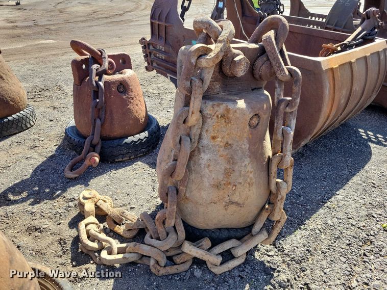 image for item EE1020 Wrecking ball
