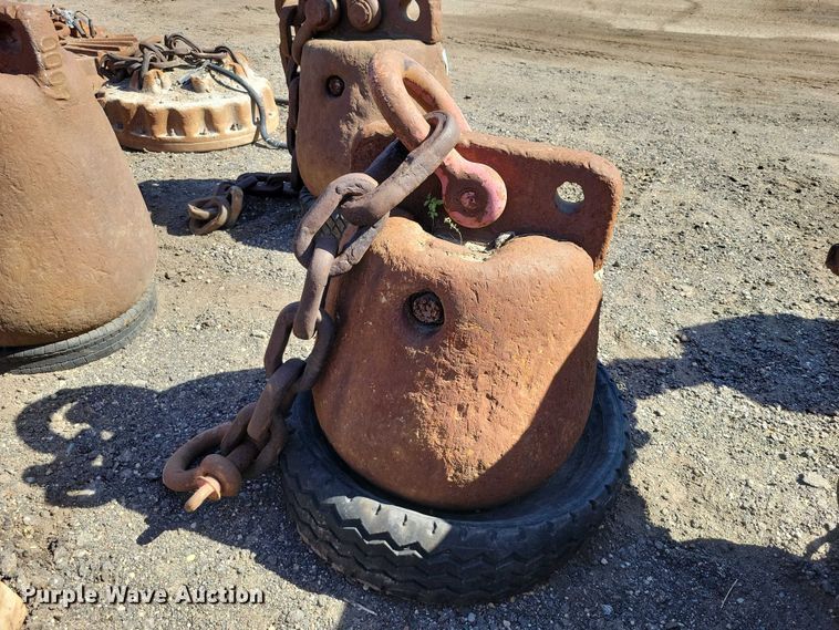 image for item EE1021 Wrecking ball
