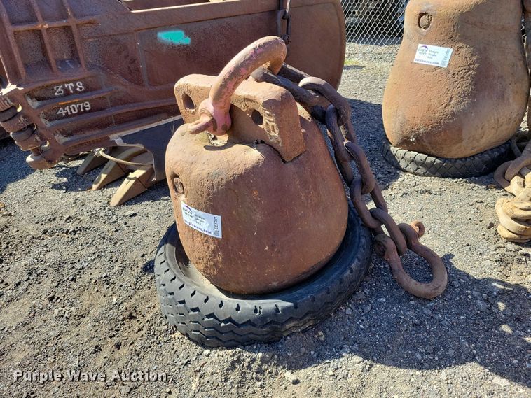image for item EE1021 Wrecking ball