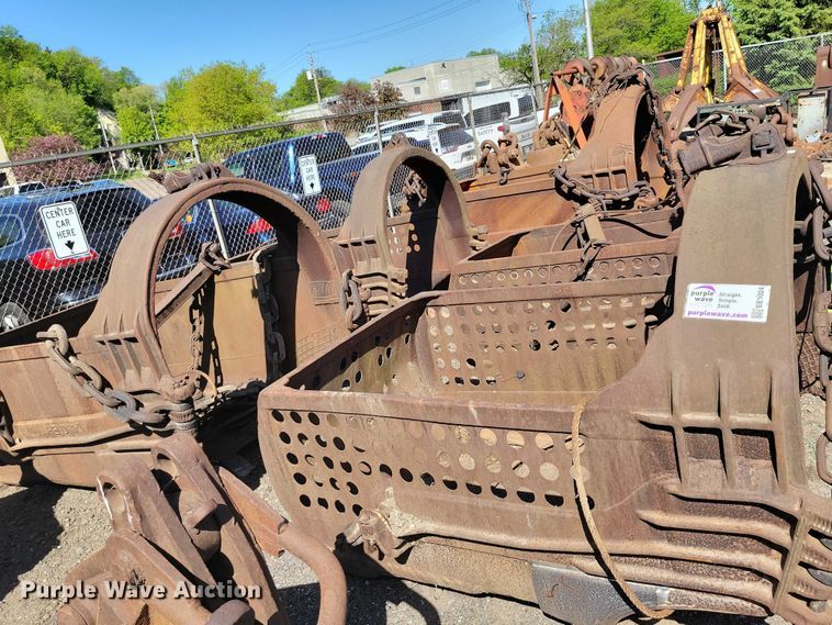 image for item EE1024 (2) Hendrix drag line buckets 