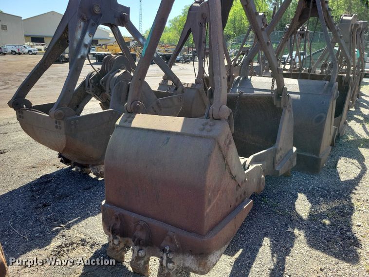 image for item EE1027 (2) Erie clamshell buckets