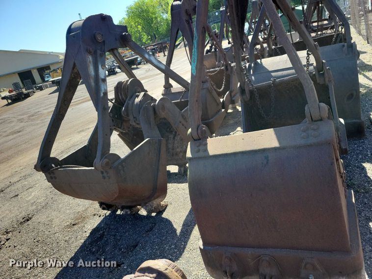 image for item EE1027 (2) Erie clamshell buckets