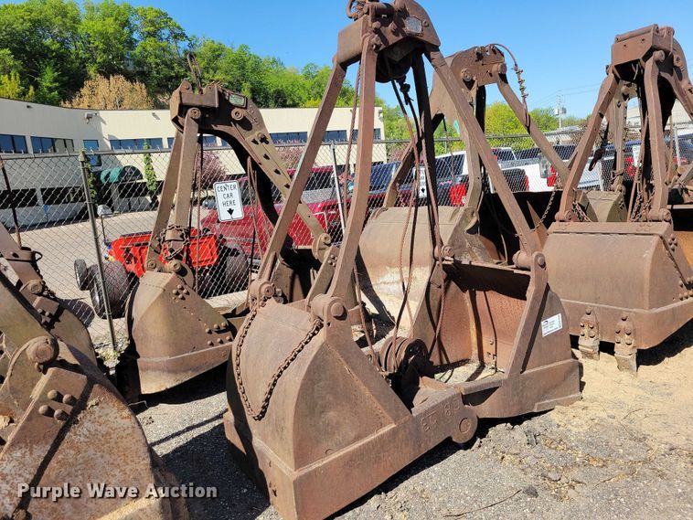 image for item EE1029 (2) Erie clamshell buckets