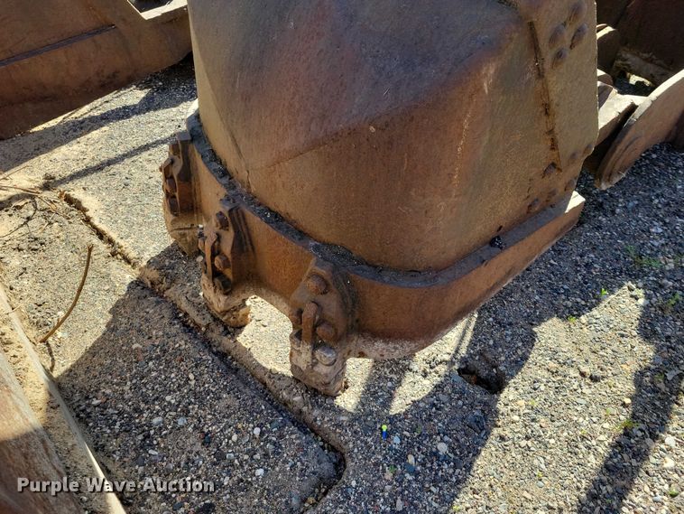image for item EE1029 (2) Erie clamshell buckets