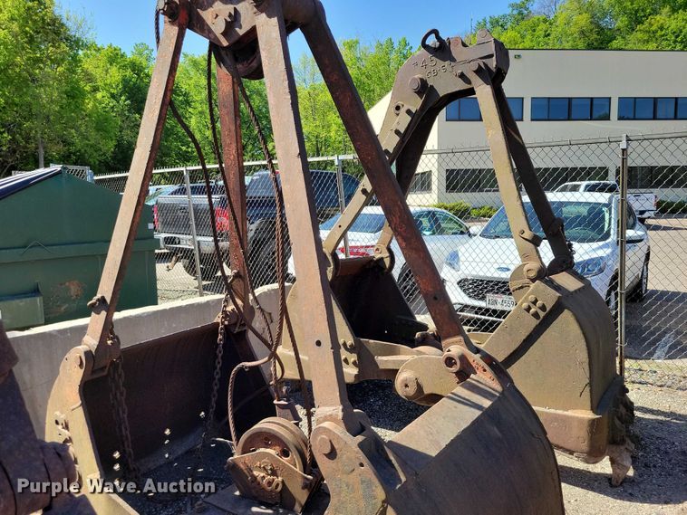 image for item EE1031 (2) Esco clamshell buckets