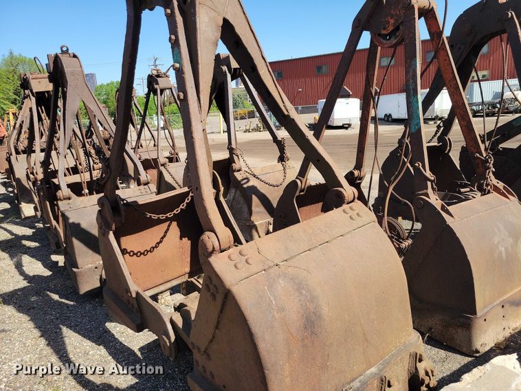 image for item EE1031 (2) Esco clamshell buckets