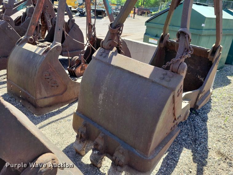 image for item EE1031 (2) Esco clamshell buckets