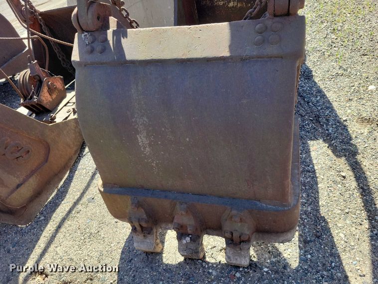 image for item EE1031 (2) Esco clamshell buckets