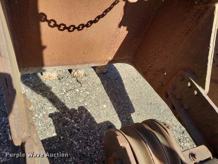 image for item EE1031 (2) Esco clamshell buckets