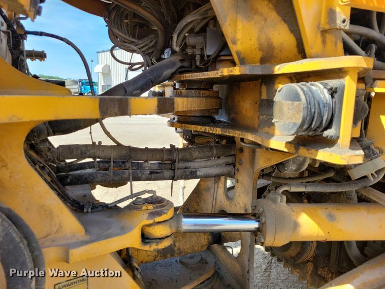 image for item EE1045 2008 Volvo L220F wheel loader