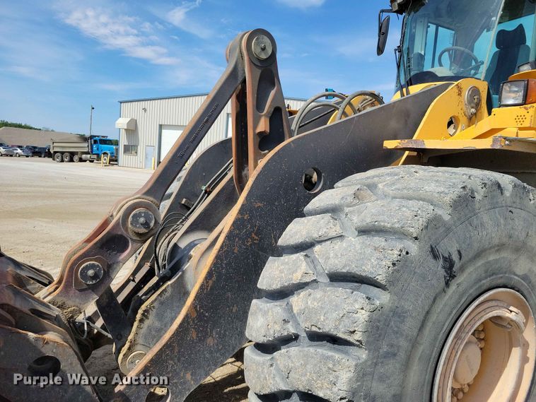 image for item EE1045 2008 Volvo L220F wheel loader