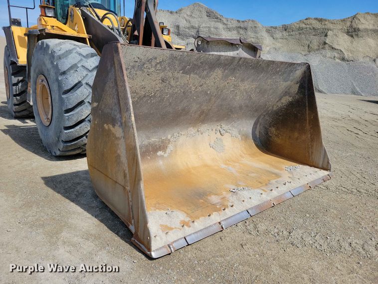 image for item EE1045 2008 Volvo L220F wheel loader